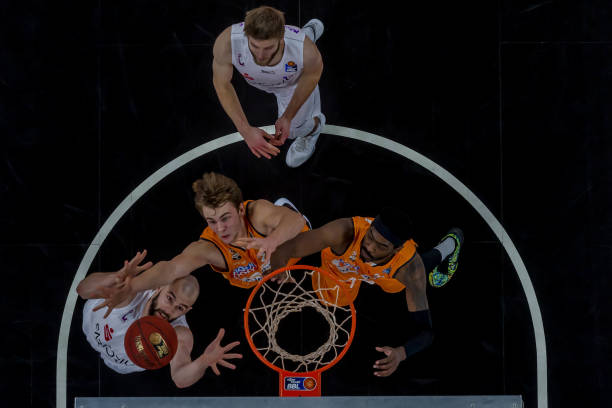 伦纳德不仅 伦纳德不仅