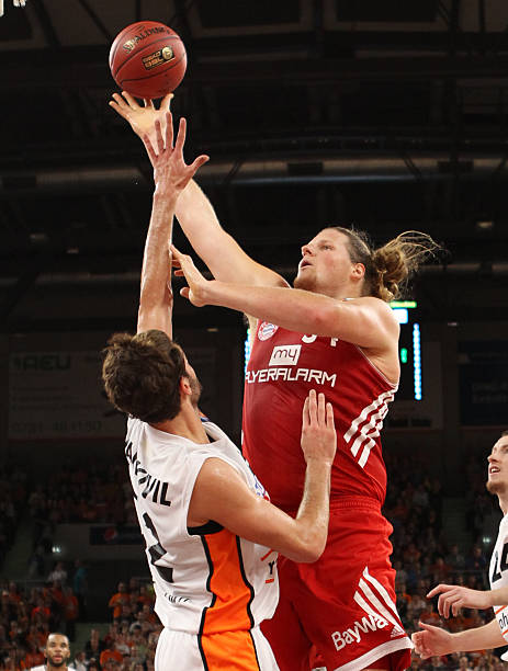 在足球日益 在足球日益