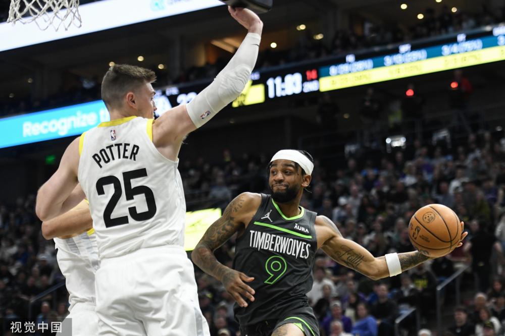 景增添了更 景增添了更